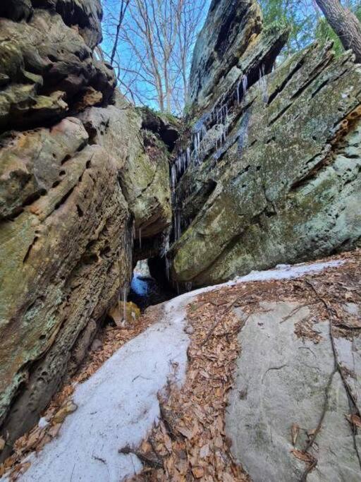 Hocking Hills Cabin-Private Hot Tub, Hiking, Caves Vila Rockbridge Exterior foto