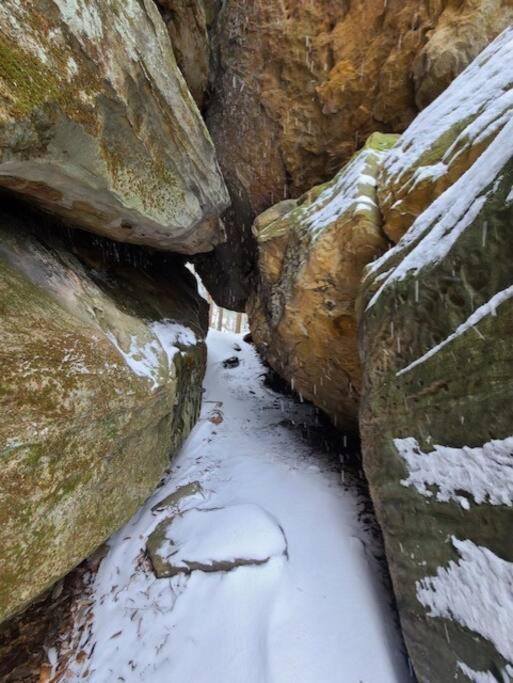 Hocking Hills Cabin-Private Hot Tub, Hiking, Caves Vila Rockbridge Exterior foto